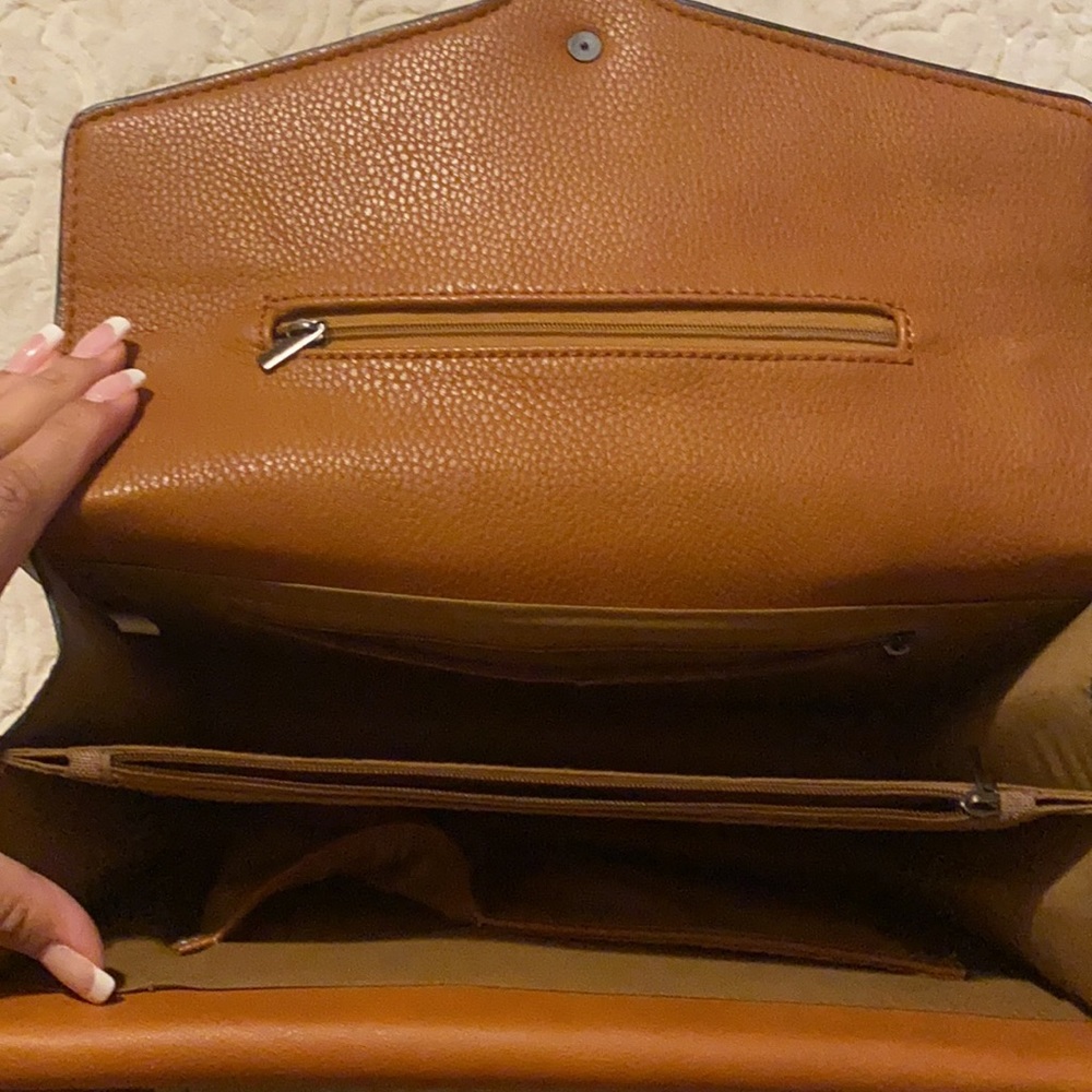 Tan Purse - Picture 3 of 5